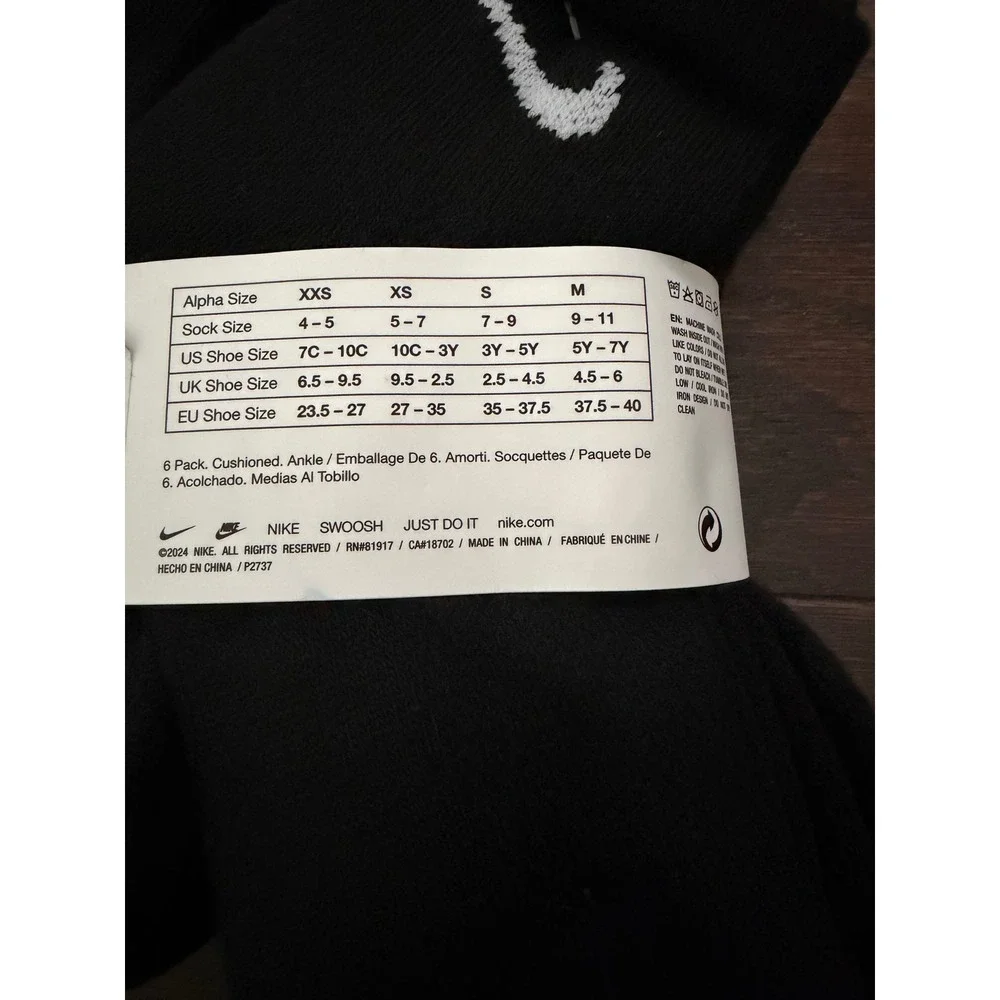 Nike Kids Everyday Cushioned Ankle Socks 6 Pair Pack Black White UN0372-023 XS